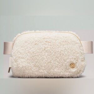 lululemon athletica 1L belt bag